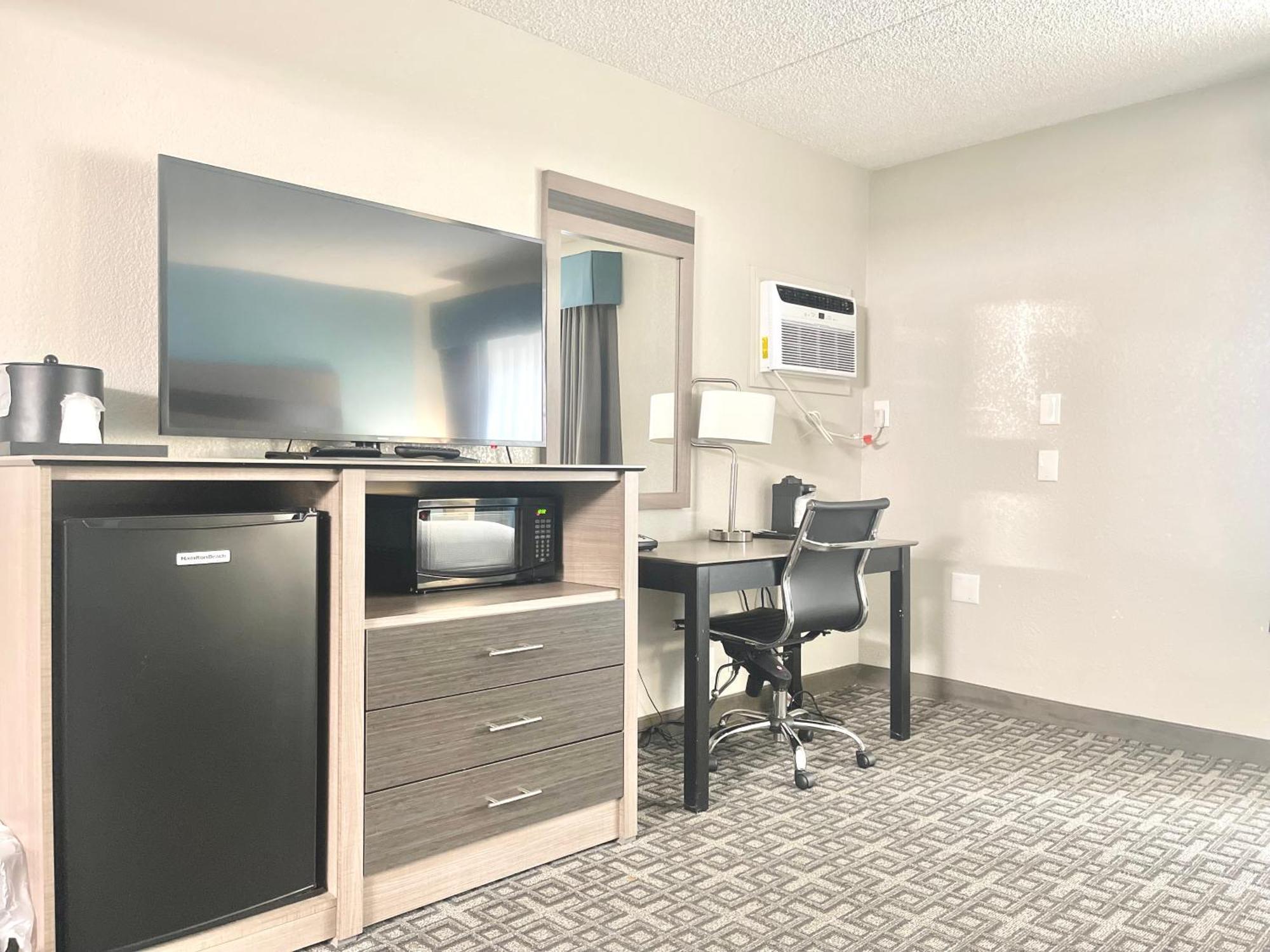 Days Inn & Suites By Wyndham Spokane Ngoại thất bức ảnh