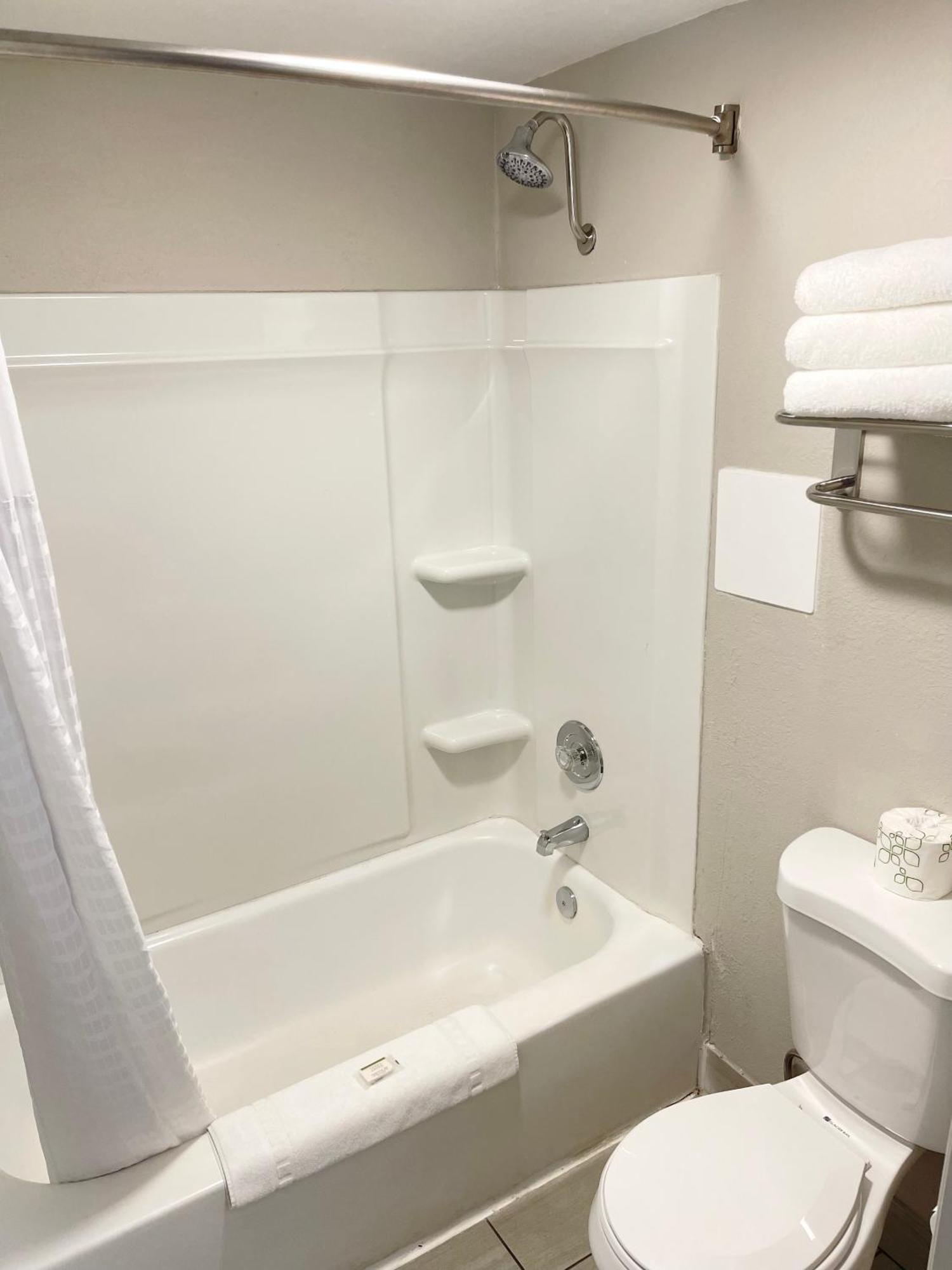 Days Inn & Suites By Wyndham Spokane Ngoại thất bức ảnh