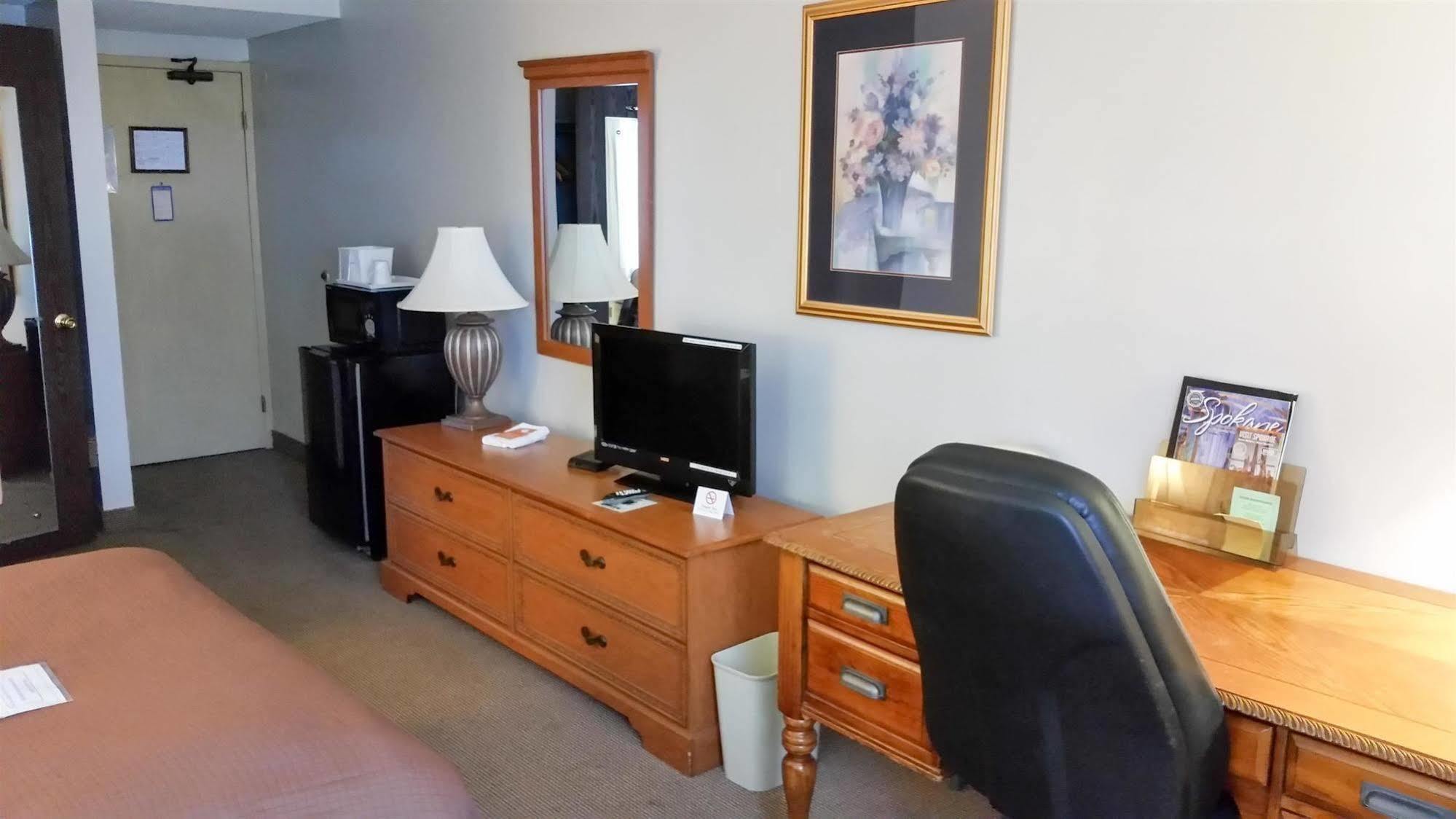 Days Inn & Suites By Wyndham Spokane Ngoại thất bức ảnh